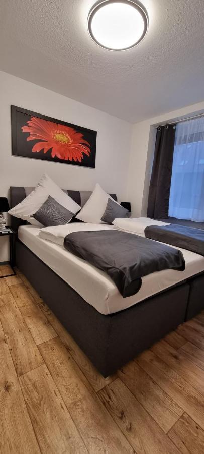 Waterfalls Apartment 1 トリベルク エクステリア 写真