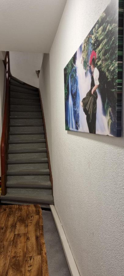 Waterfalls Apartment 1 トリベルク エクステリア 写真
