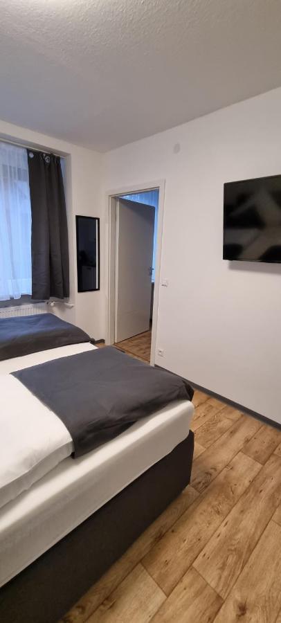 Waterfalls Apartment 1 トリベルク エクステリア 写真