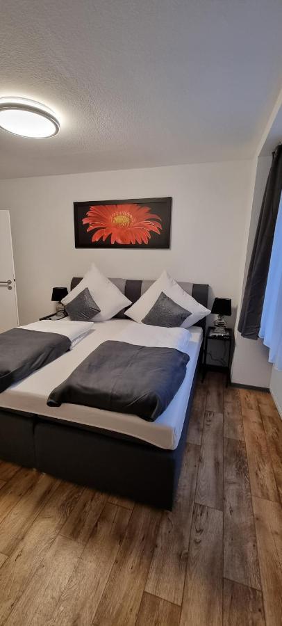 Waterfalls Apartment 1 トリベルク エクステリア 写真